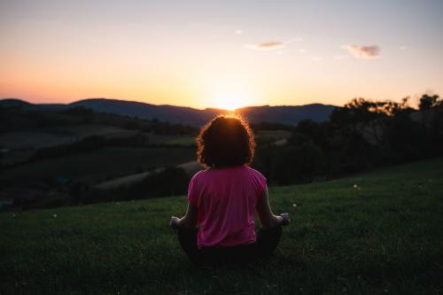 A Transzcendentális Meditáció: Az Elme Mély Pihenése és Belső Transzcendencia Tapasztalata